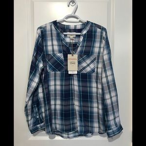 Women’s Plaid Blouse. BNWT. Blue & white. Size L.